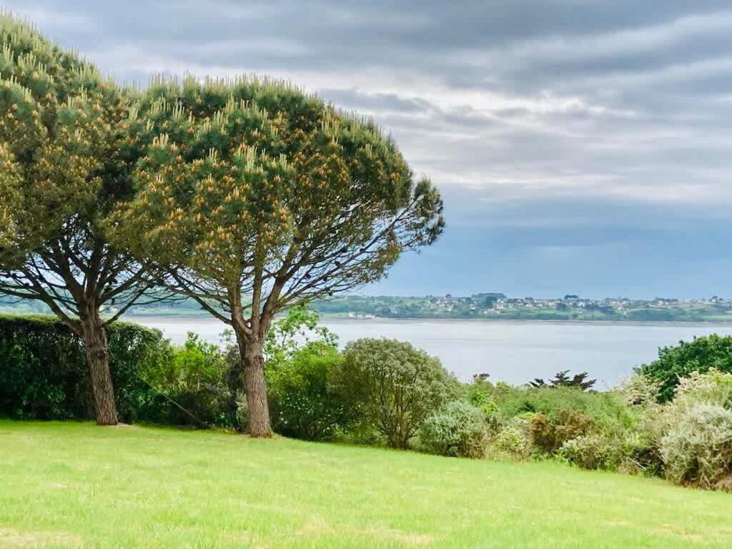 Kermartin - Maison De Famille Avec Vue Sur La Baie De Morlaix Plouezoc'h Exterior foto