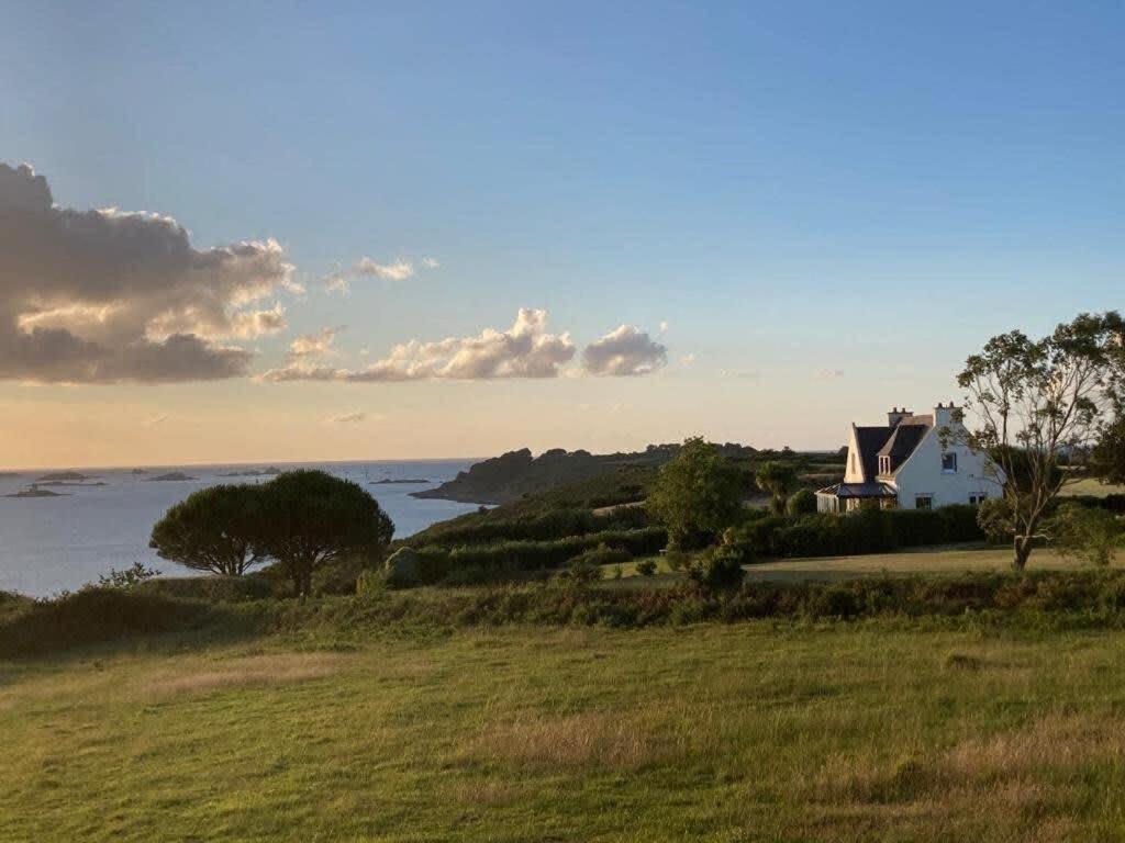 Kermartin - Maison De Famille Avec Vue Sur La Baie De Morlaix Plouezoc'h Exterior foto